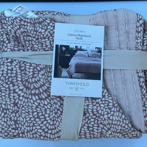 Threshold Full/Queen cotton matelasse quilt